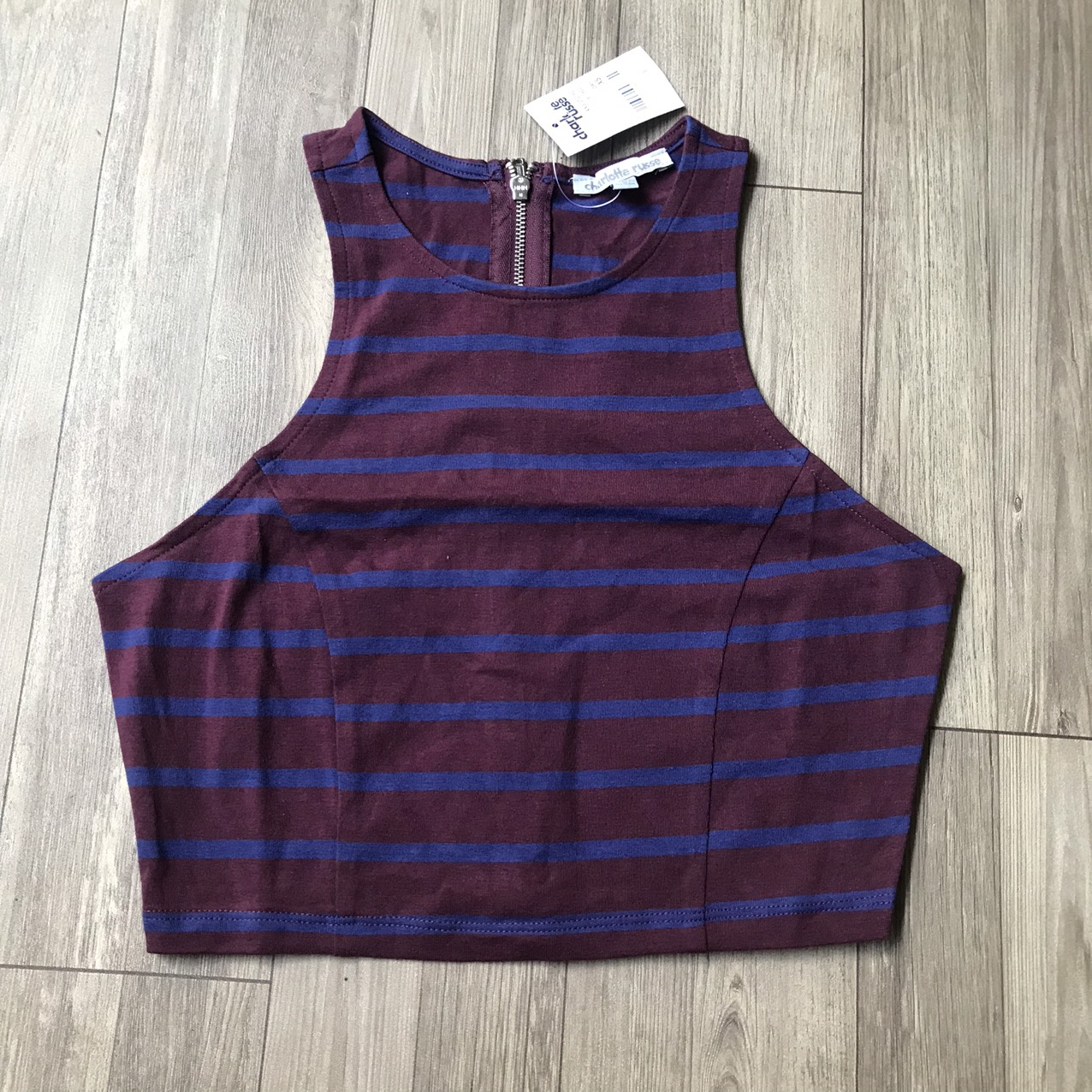 Áo crop top CharlotteRuss* vnxk dư xịn