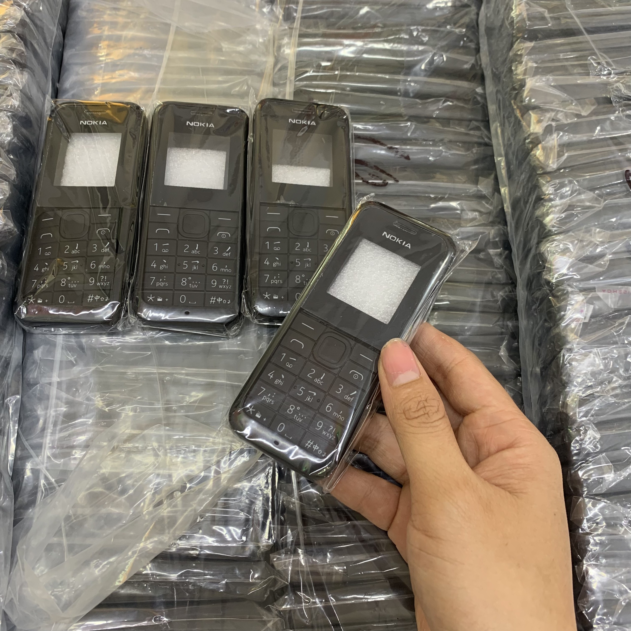 Vỏ bộ Nokia 105 ( 2 sim , 1 sim , 2017 ) sườn , lưng , phím