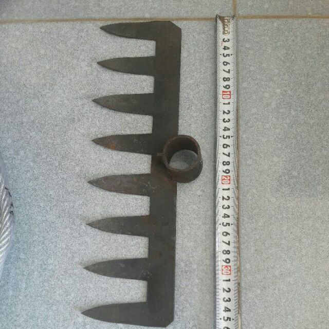 Cào cỏ 8 răng nhọn