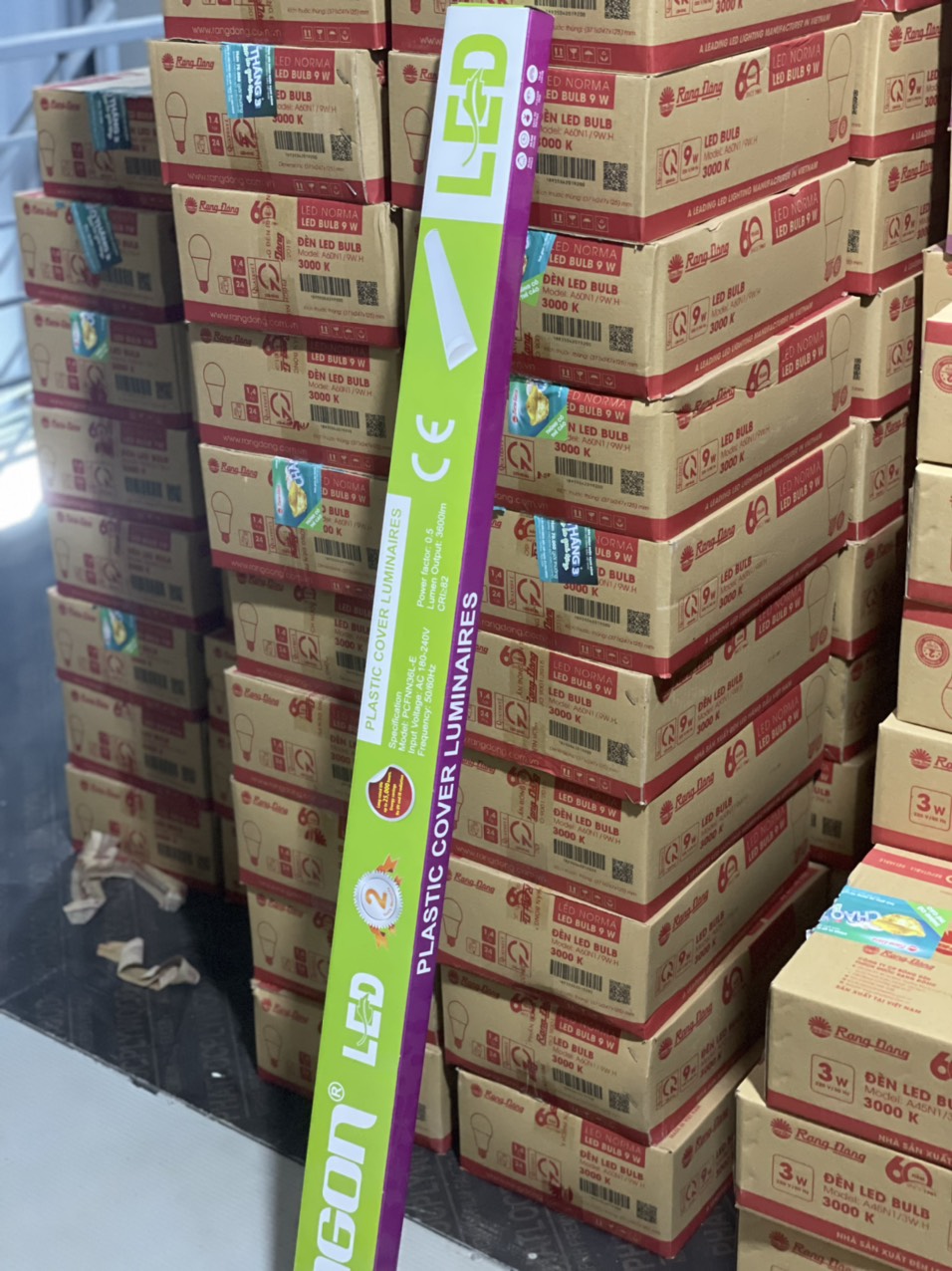 Đèn tube led tràn viền paragon
