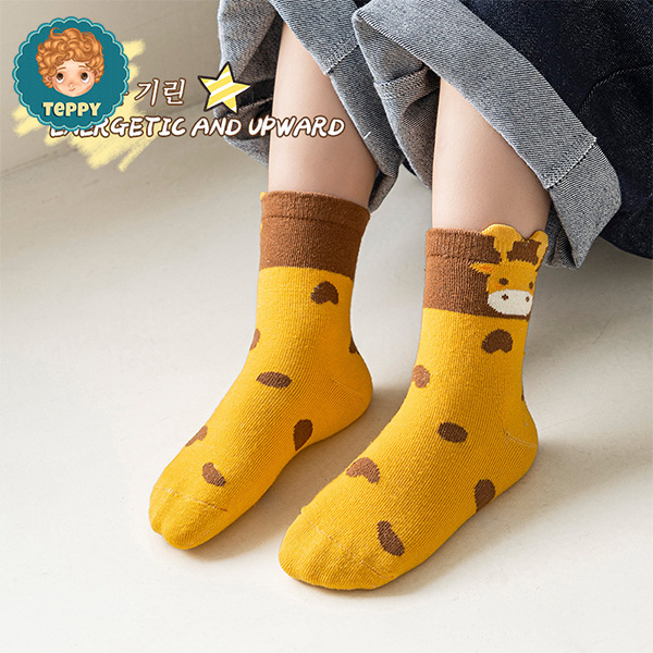 Set 5 đôi tất, vớ cho bé hình hươu cao cổ