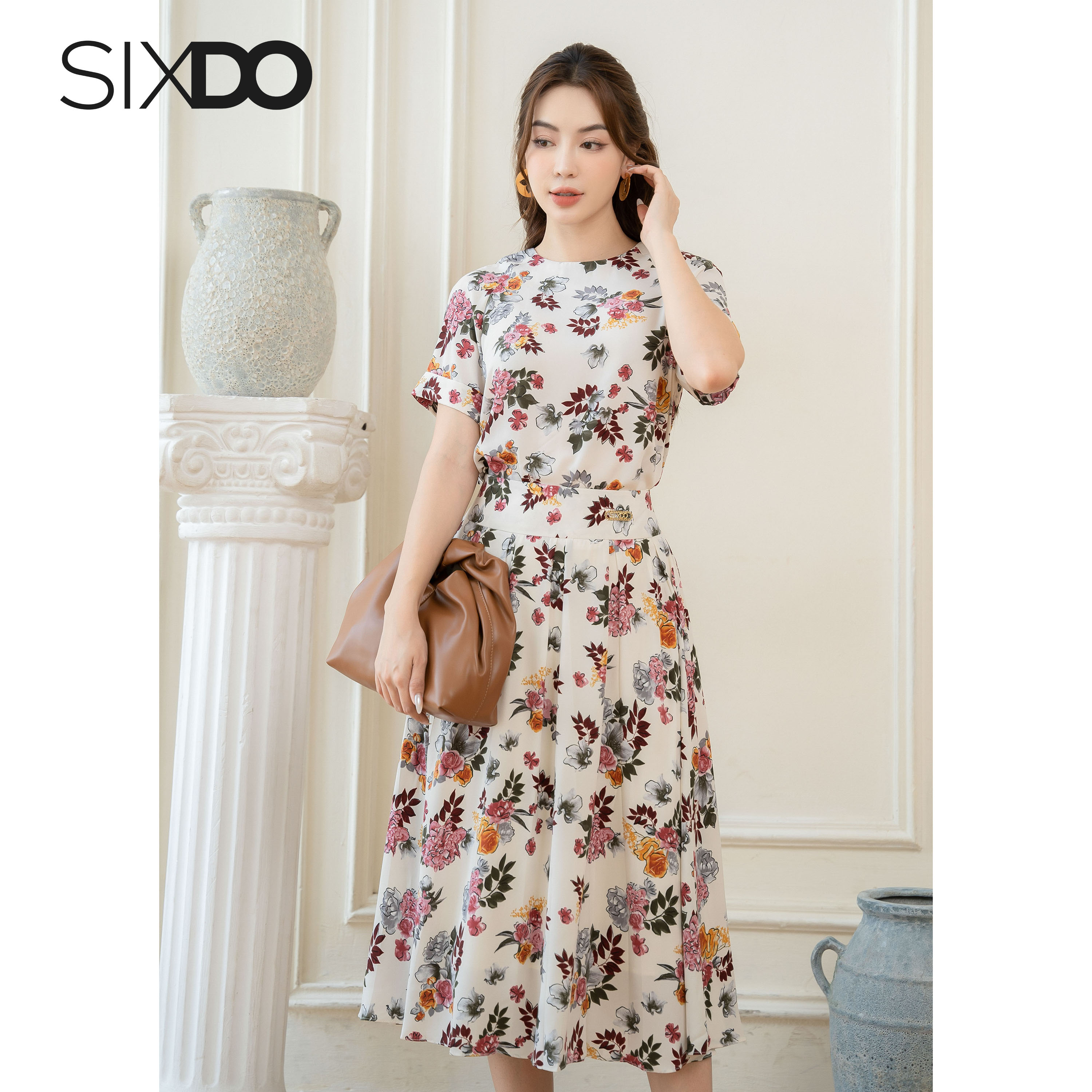 Chân váy hoa lụa dáng xòe xếp li to thời trang SIXDO (Cream Floral Midi Silk Skirt)
