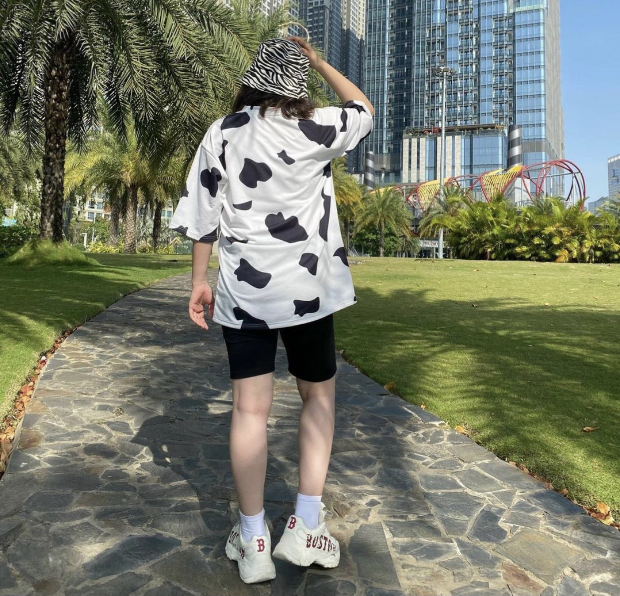QUẦN LEGGING + TSHIRT BÒ SỮA