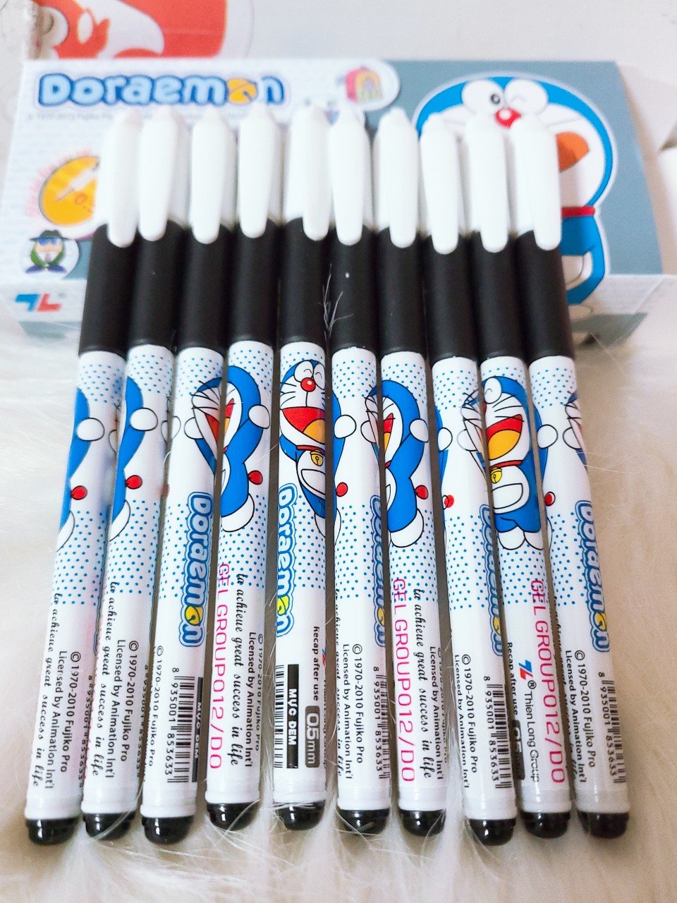 01 HỘP 20 CÂY BÚT GEL 012 DORAEMON MỰC ĐEN - ĐẦU NGÒI 0.5MM.