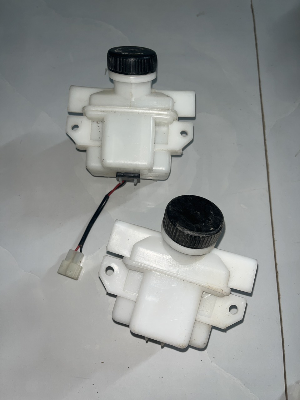 Bình dầu phanh kiểu 1 lắp xe 3.5 đến 6 tấn
