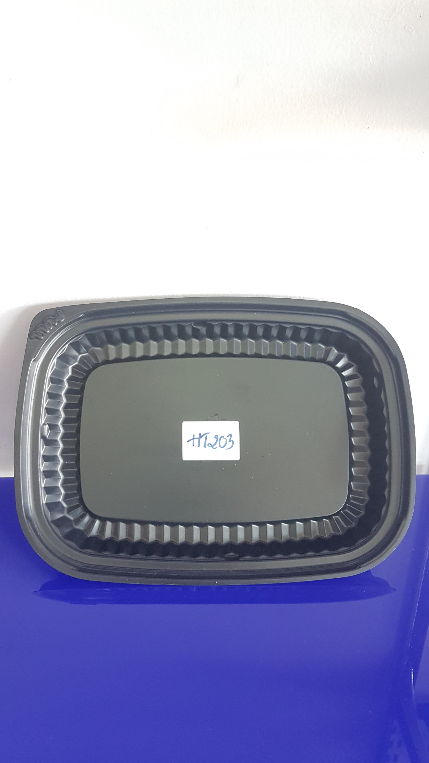 Hộp nhựa đế đen HT203