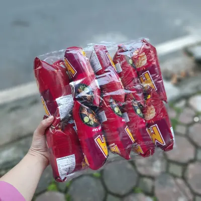 Bịch 10 gói bim bim Snack Muca Oishi vị Mực Cay 16g