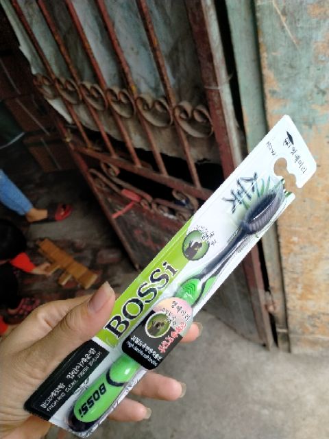 Combo 5 cái Bàn chải than tre hàn quốc.