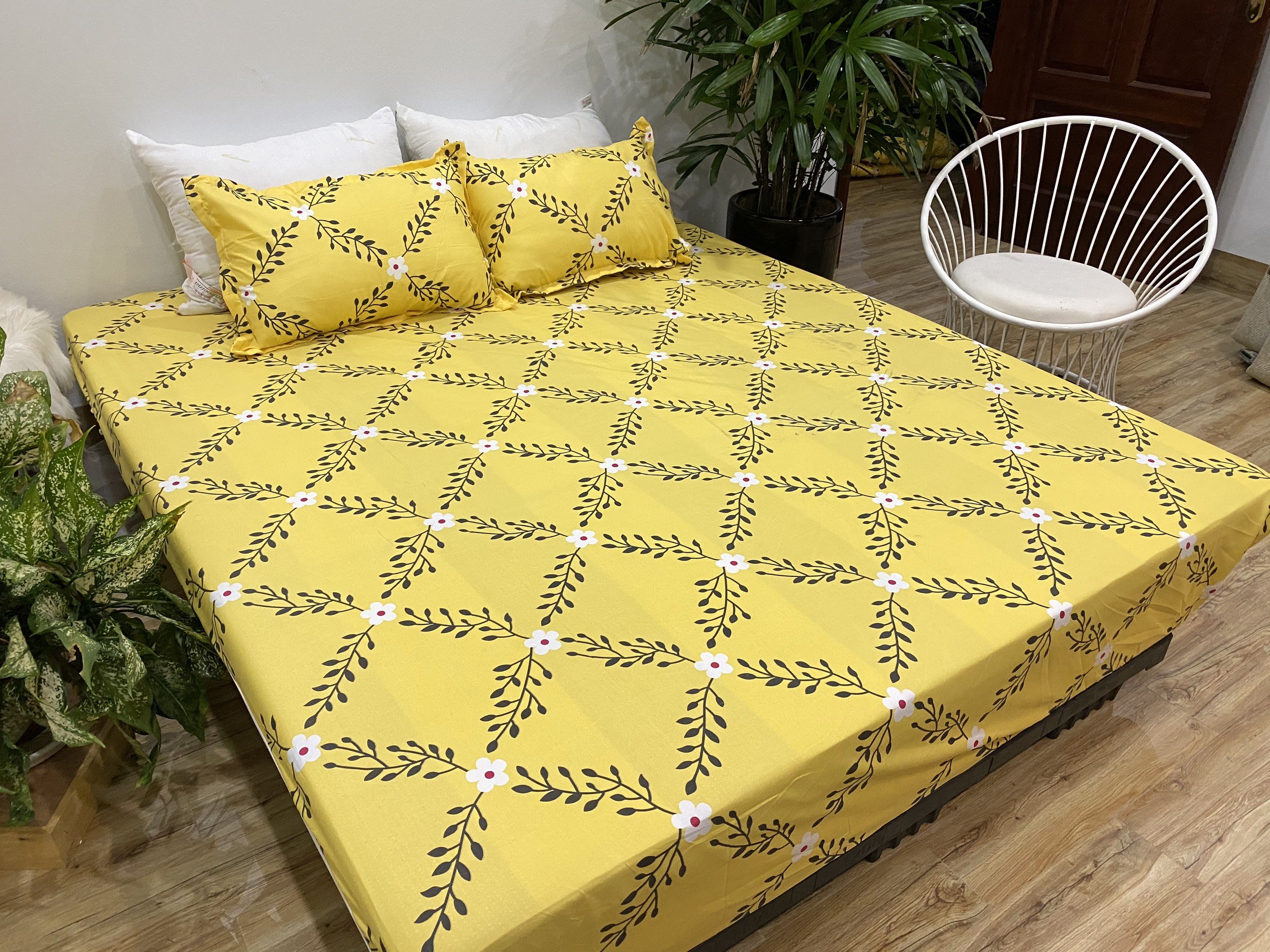 [Ga giường]Ga trải giường,Drap ga giường,ga bọc đệm vải cotton poly 1m2,1m4,1m5,1m6,1m8,2m2 mẫu dây lá nền vàng