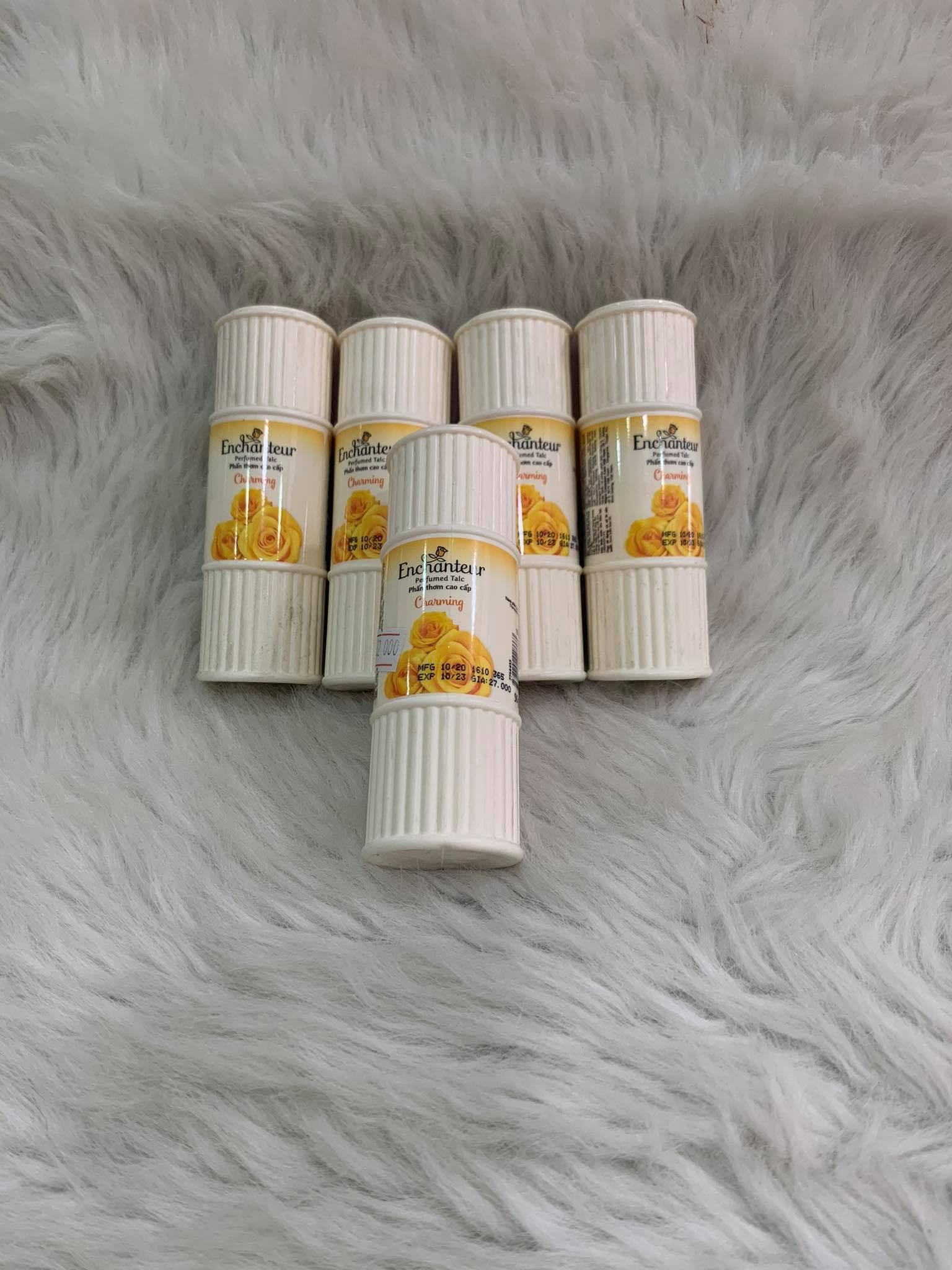 Phấn thơm Enchanteur charming chai 50g