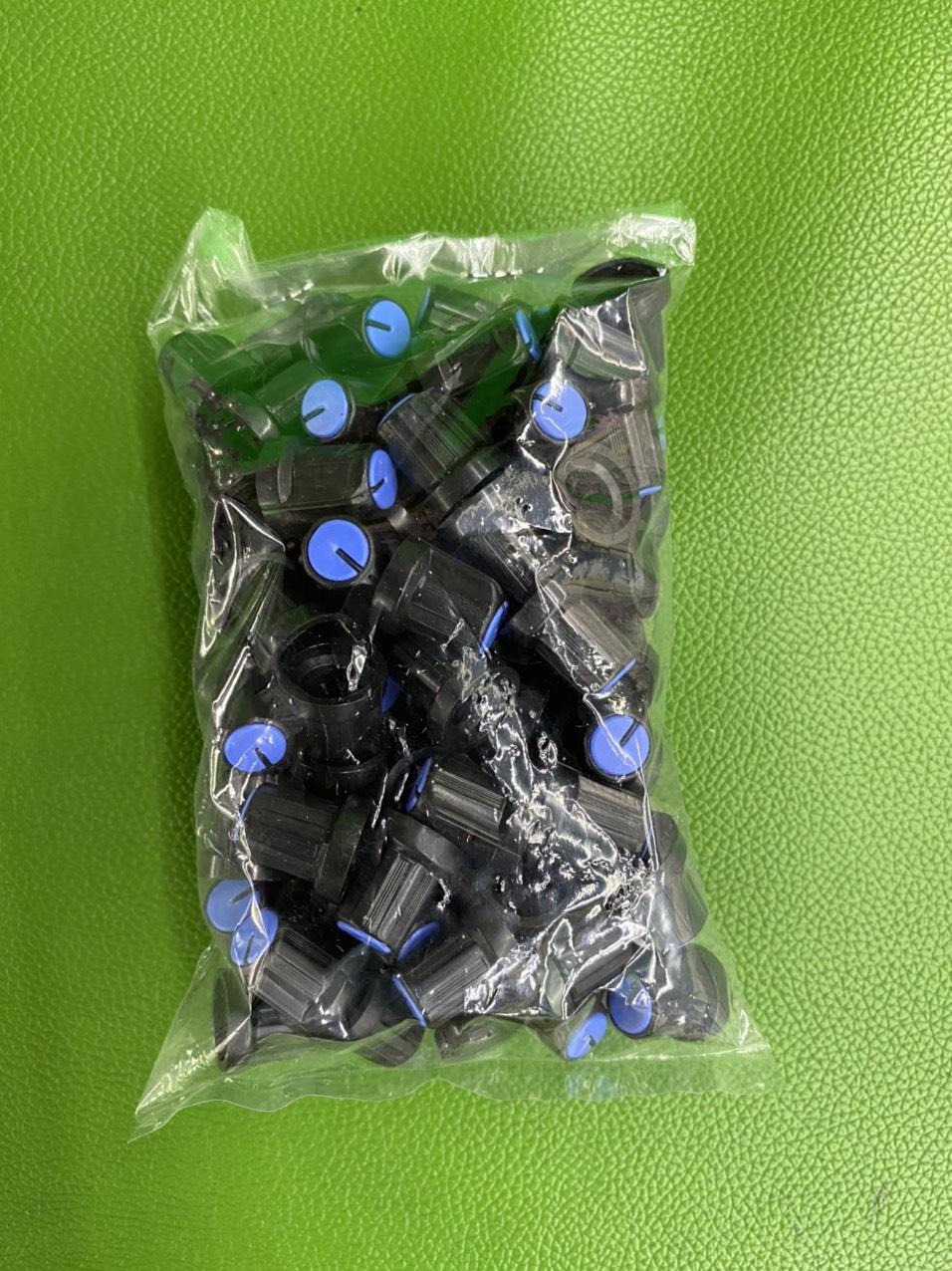 Núm volume chỉnh ampli nhựa ( túi 50 chiếc )