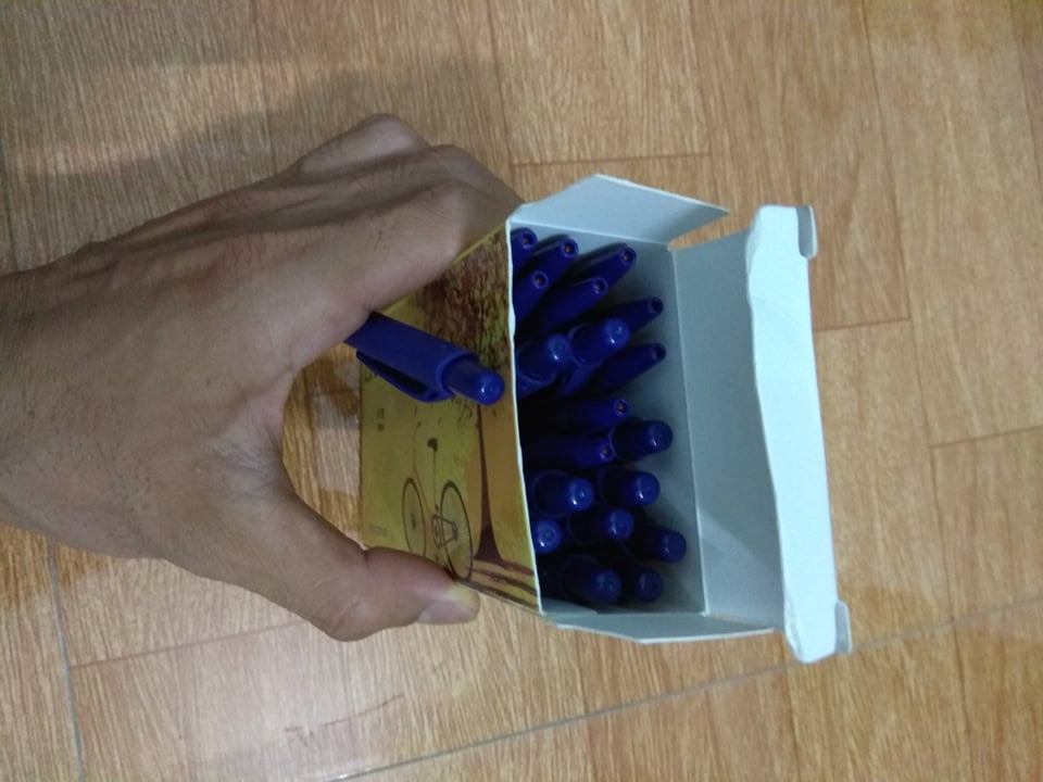20 chiếc bút bi Eras E176