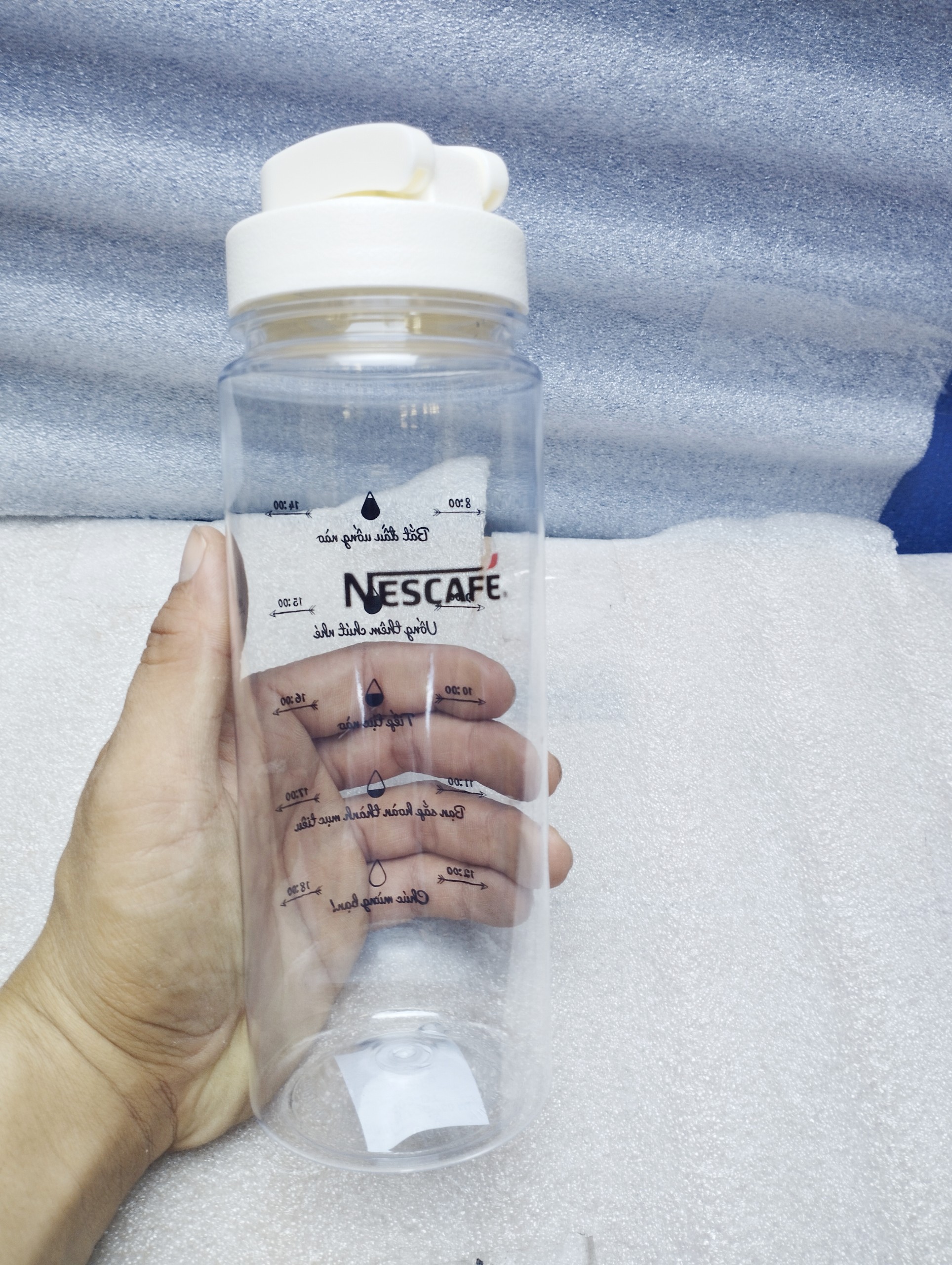 ̣(HCM - xả kho) Bình nước matsu 700ml có vạch chia ( k.mãi Nescafe)