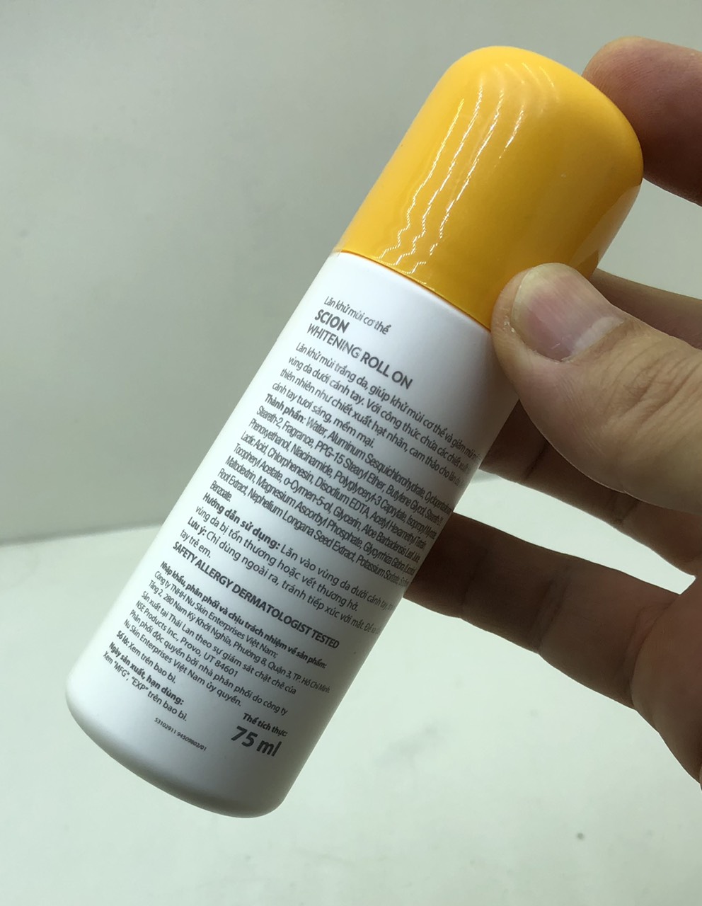 Lăn Khử Mùi Scion Nuskin 75ml
