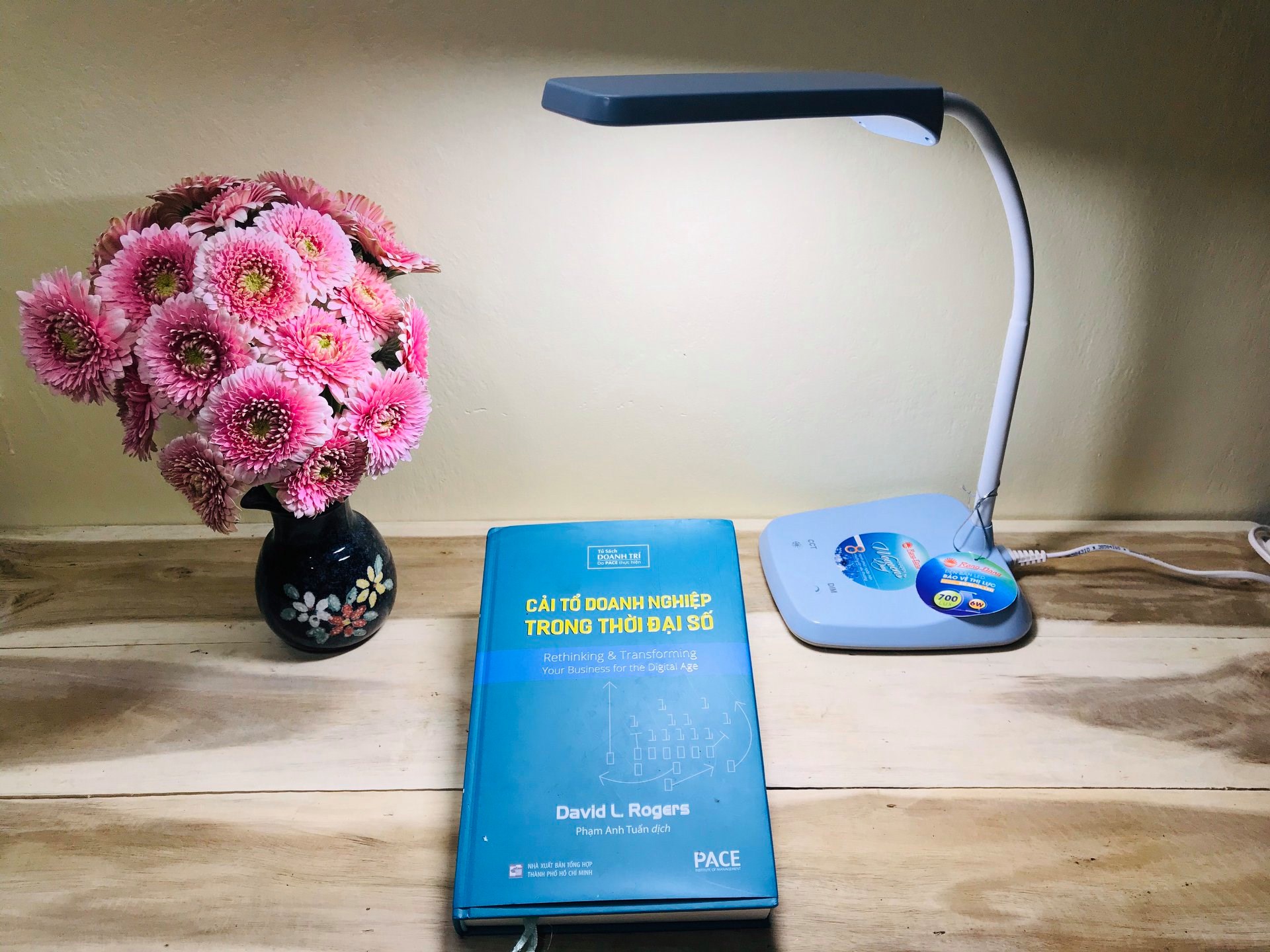 Đèn bàn LED cảm ứng RD-RL-36.LED Rạng Đông
