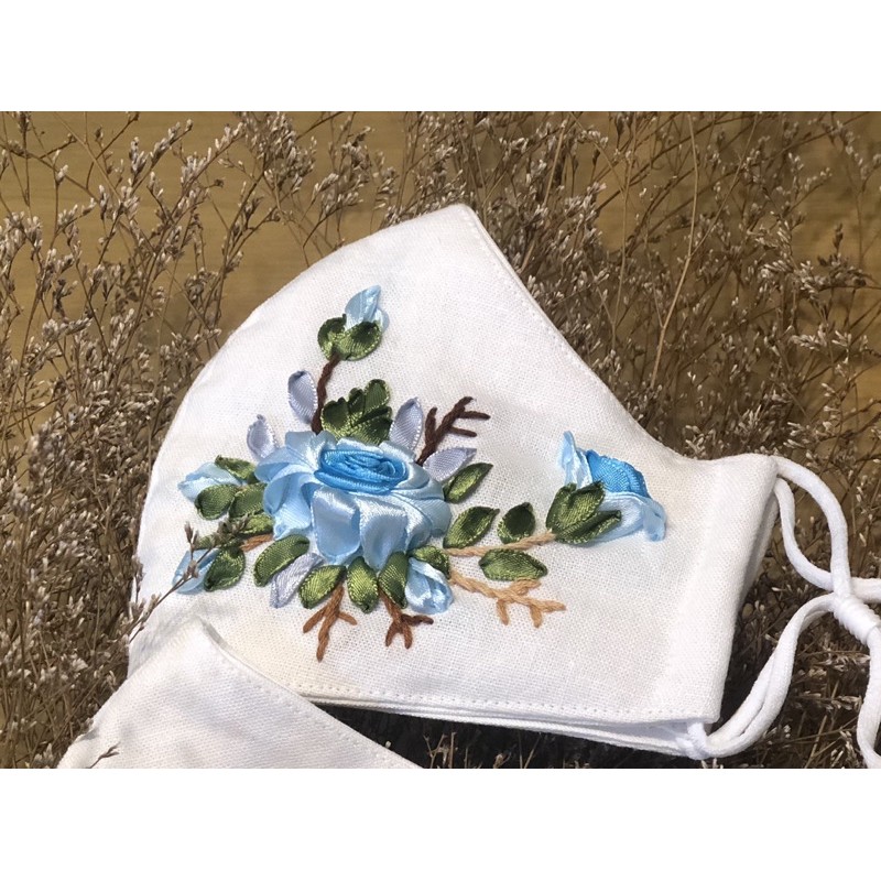 khẩu trang thêu handmade