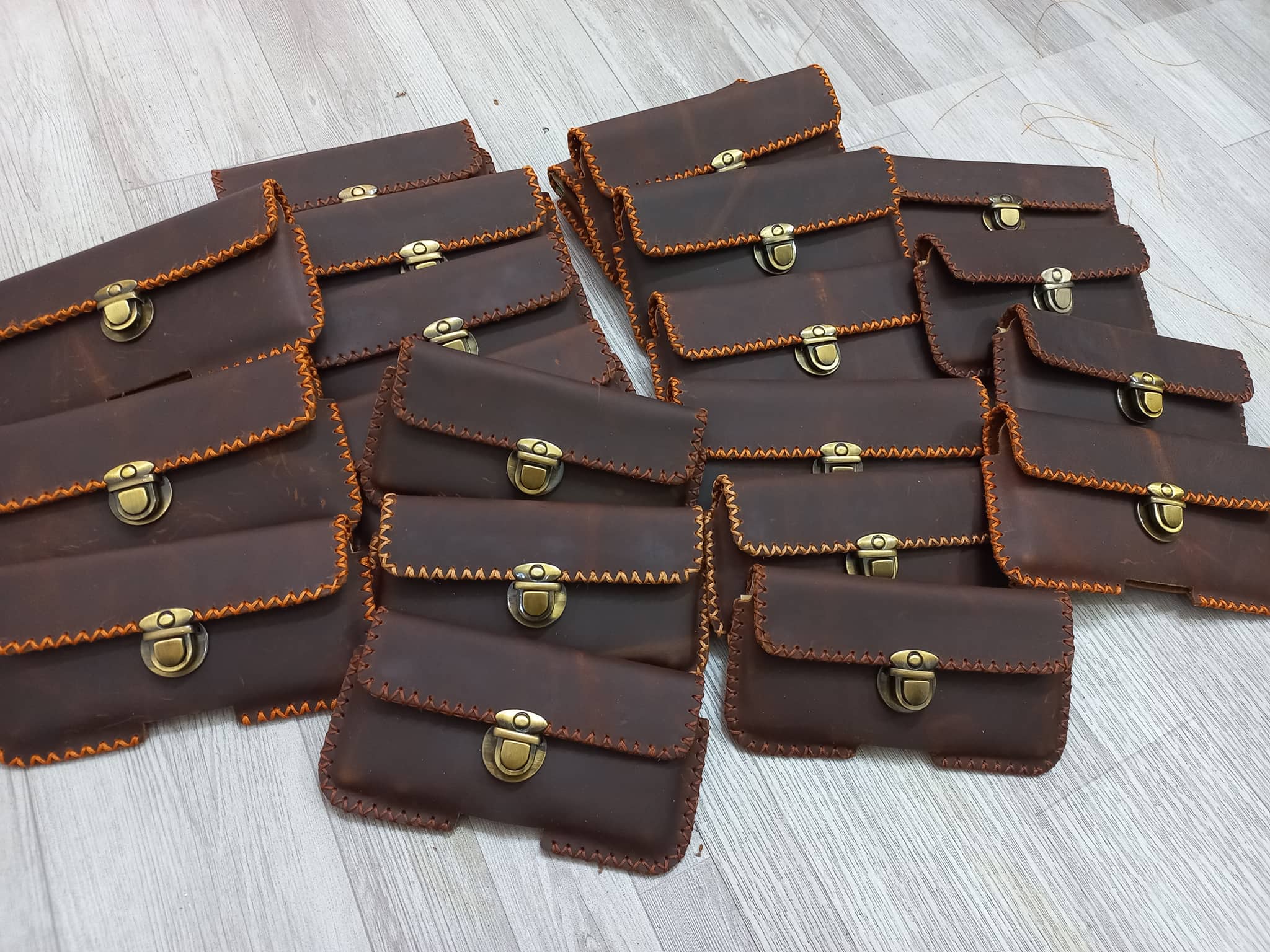 Bao Da điện Thoại da bò đeo dây nịt