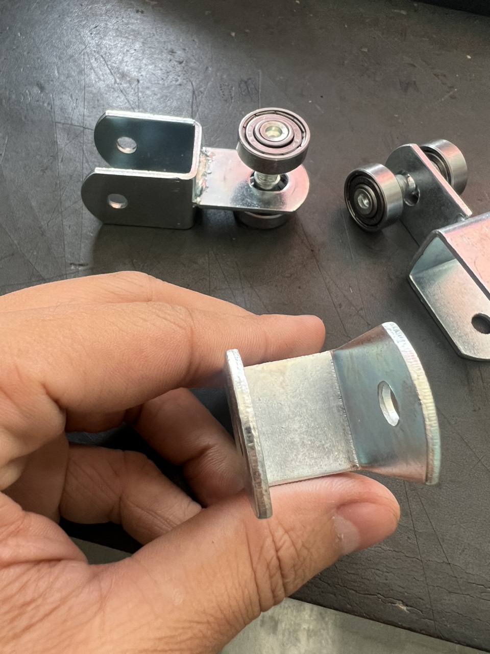 01 BÁNH XE TREO MÁI XẾP - BÁNH XE LÙA TREO BẠT