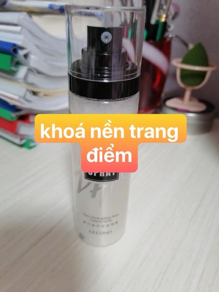 Lọ xịt khóa nền trang điểm