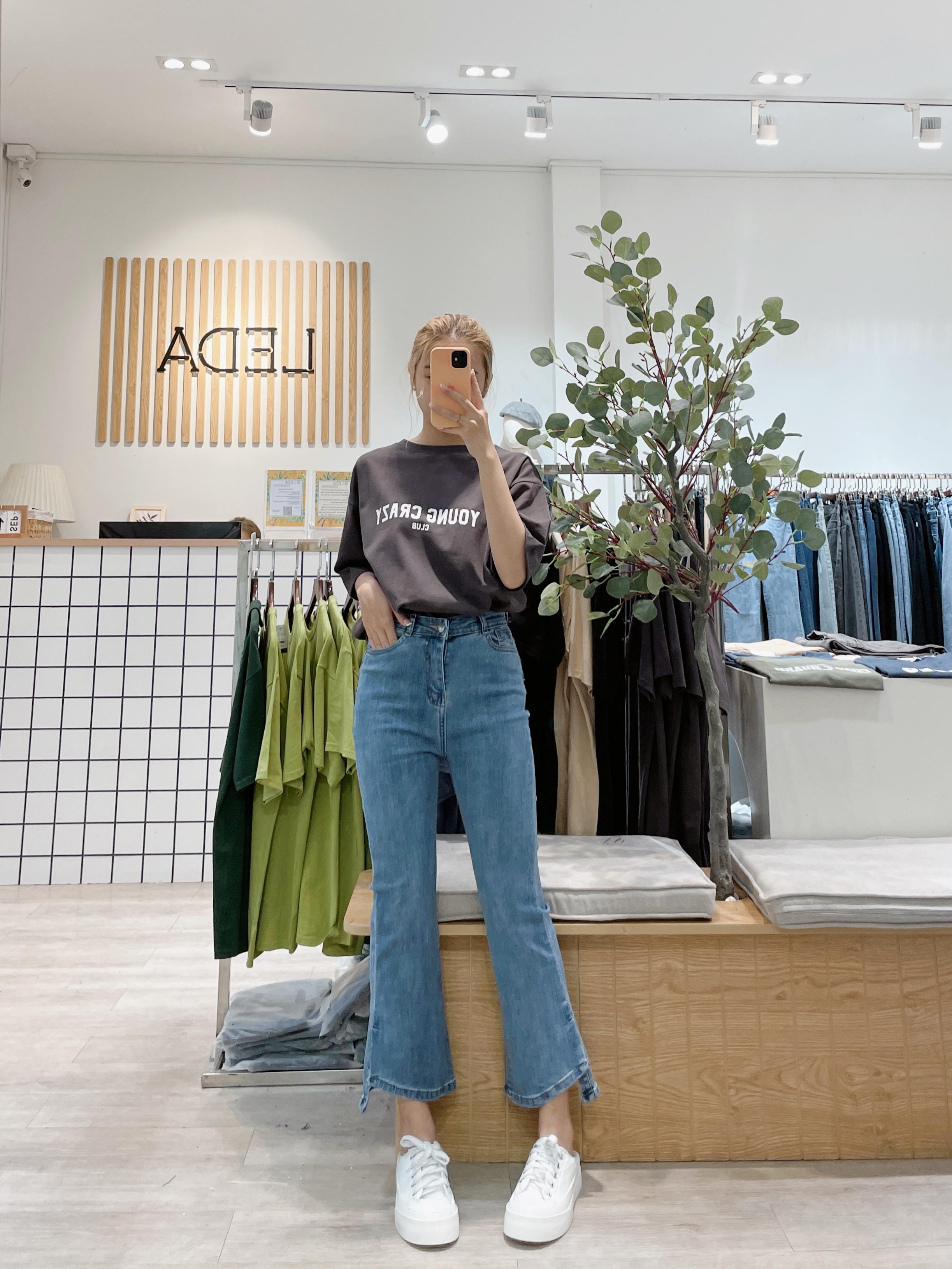 Quần Jean Ống Loe 9 Tấc XẺ XÉO - Leda