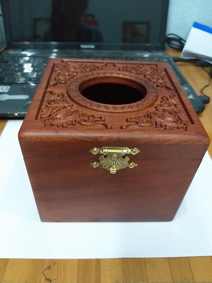 Hộp Đựng Giấy Gỗ Hương - Vuông