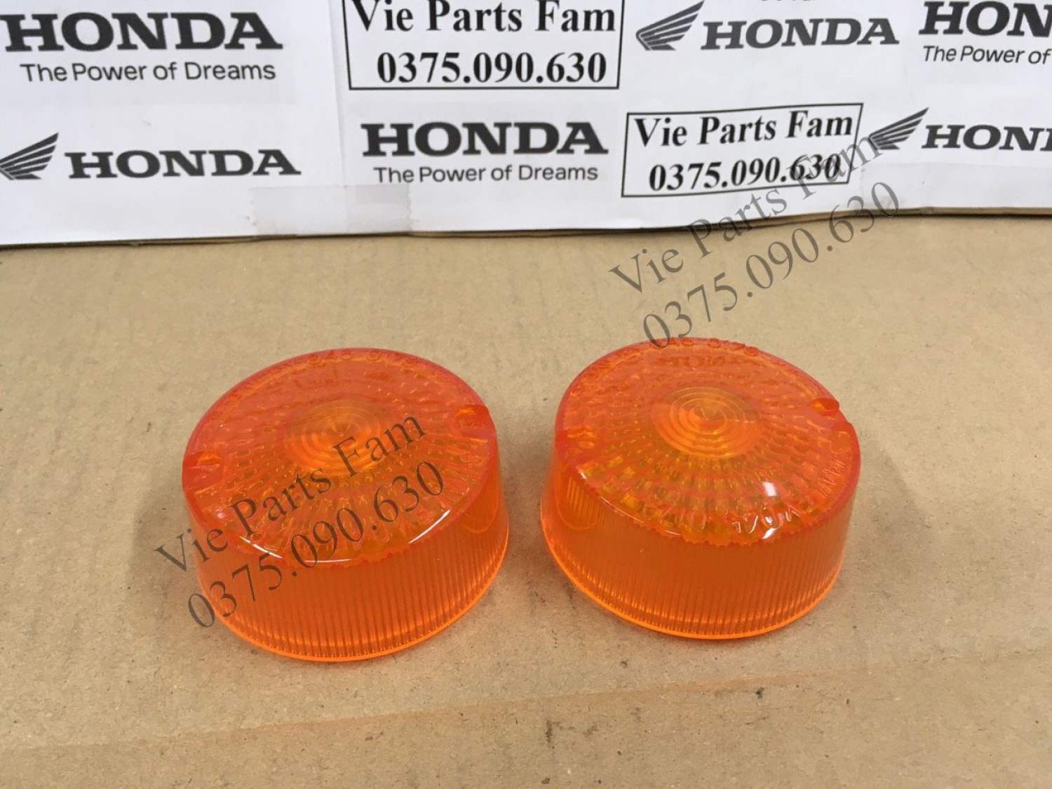 Nắp chụp xi nhan Honda Cub 81 (giá 1 cặp 2 cái)