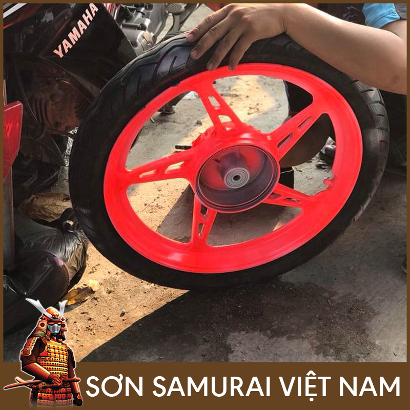Chai sơn màu đỏ huỳnh quang 57 sơn samurai
