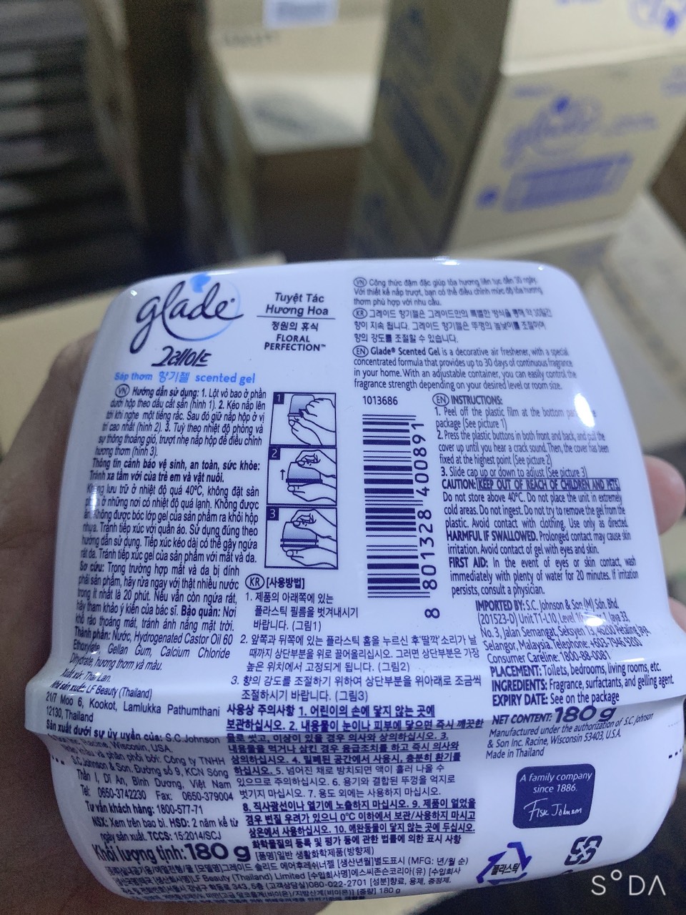Combo 3 cục sáp thơm cỏ hoa Glade 180g