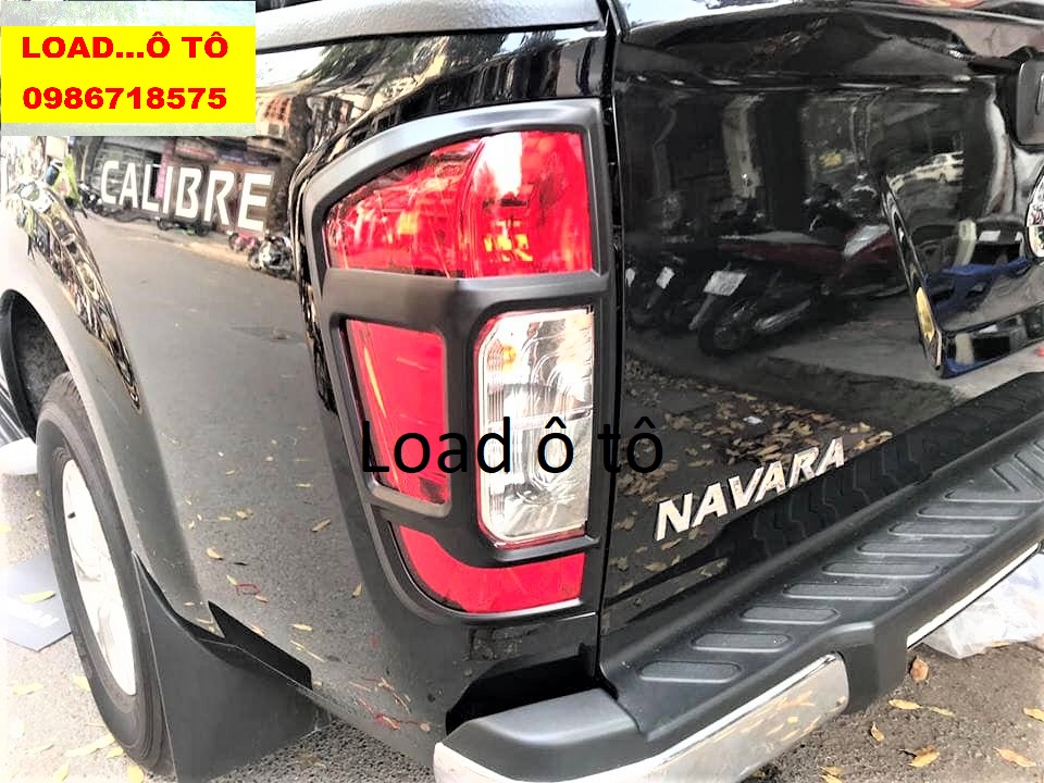 Ốp viền đèn pha hậu xe nissan navara 2016-2021 mẫu nhựa đen cao cấp, sẵn keo dán chuyên dụng 3m