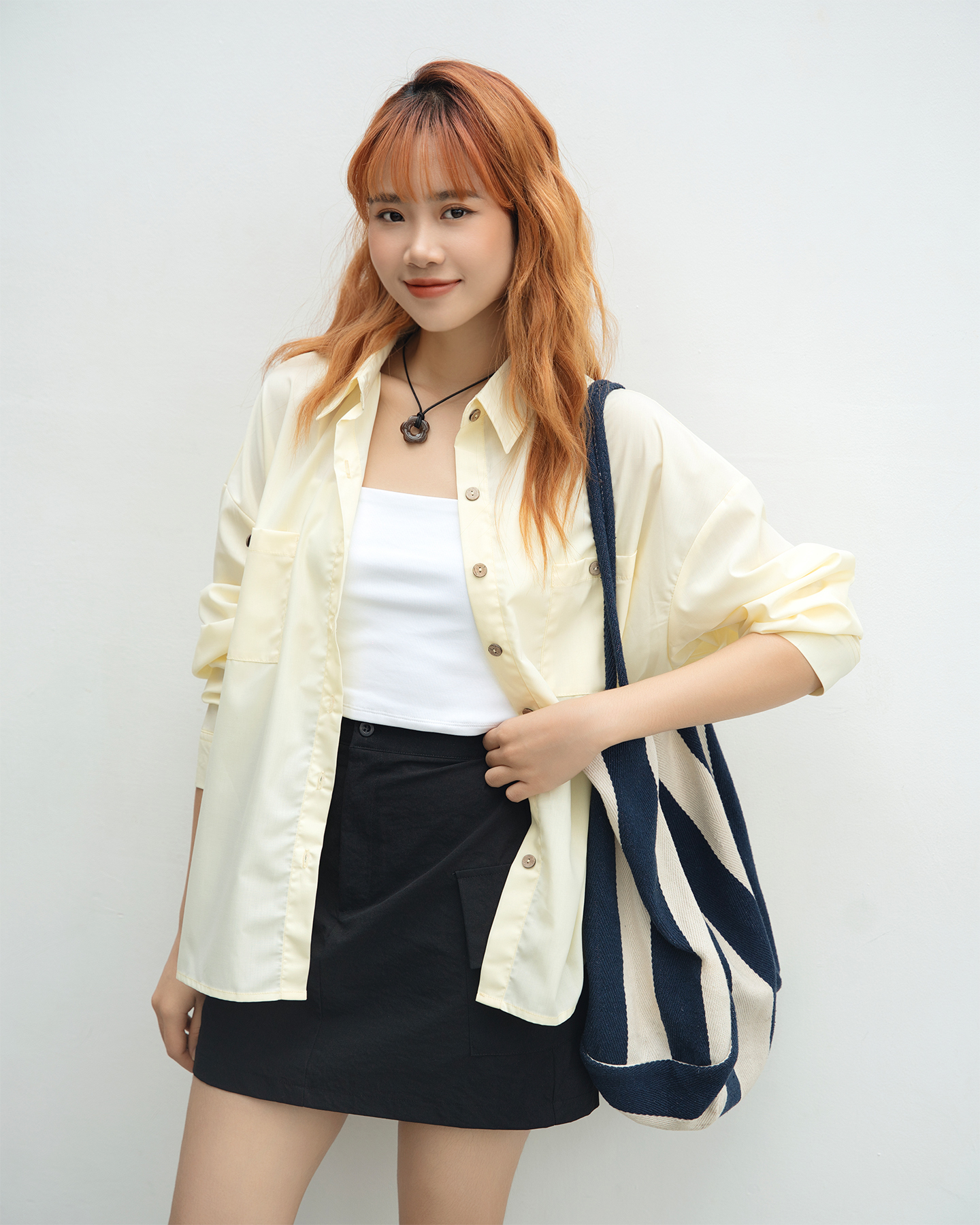 [Nhập LAZLOOK99 GIẢM 100K/500K] Áo sơ mi thô lụa onesize 2 túi cúc gỗ Button Shirt - by ufo.thebasic