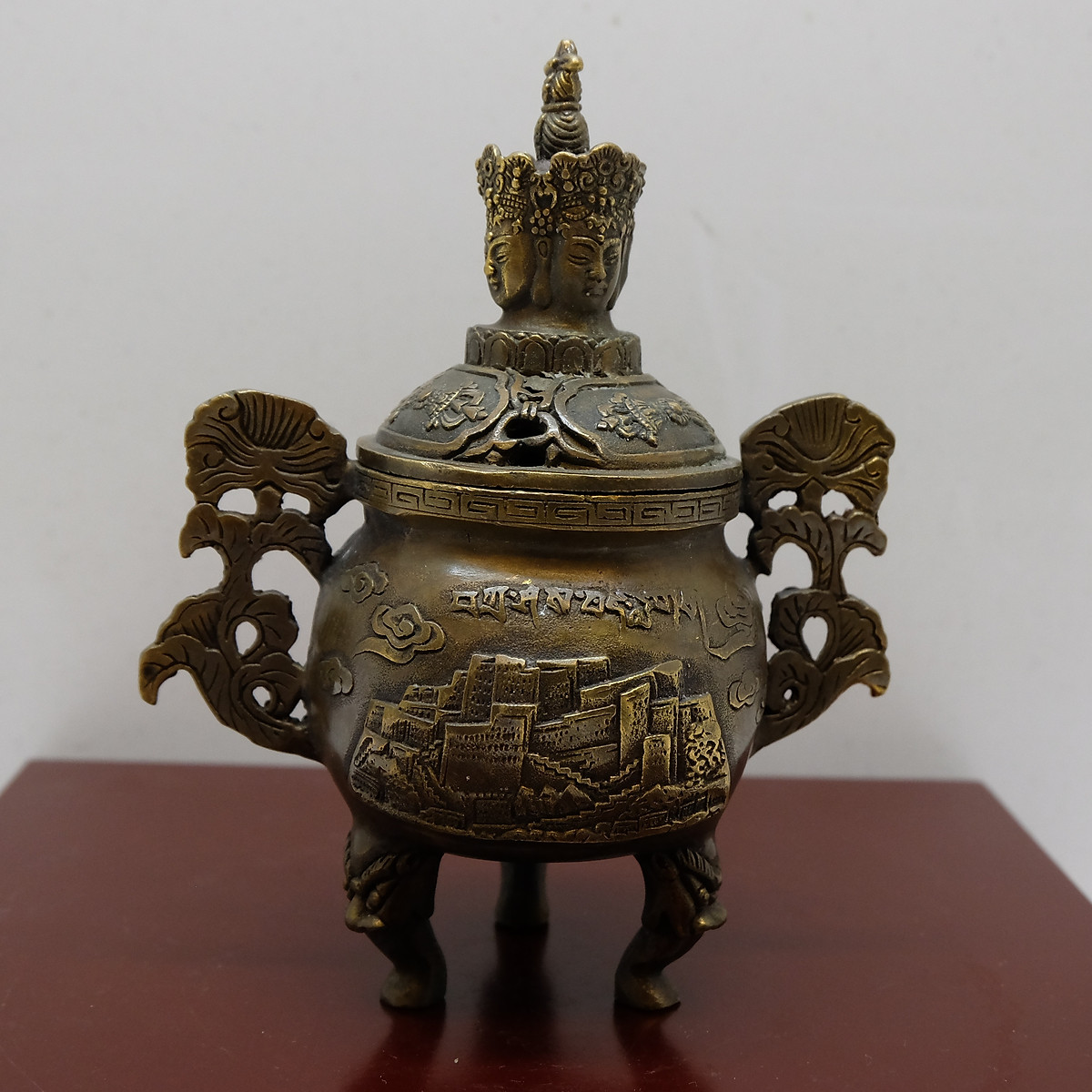 Lư Trầm Phật Tứ Diện