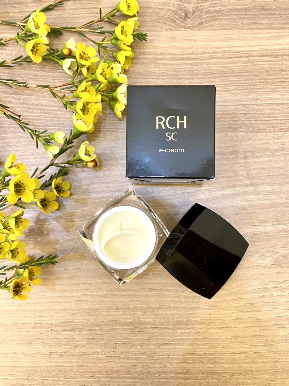 Kem mắt tế bào gốc RCH