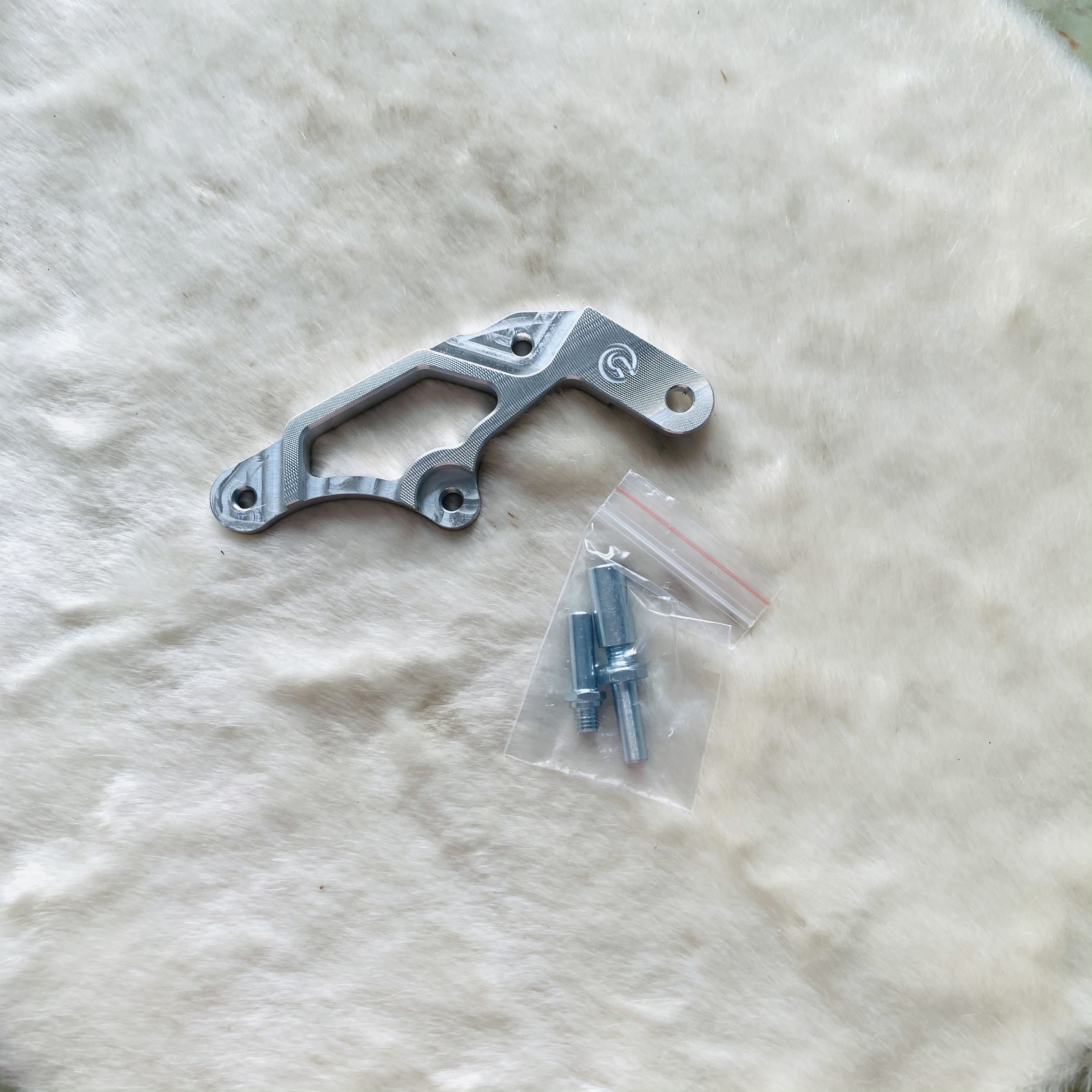 Pát Heo Zin cho xe VARIO đời 2018 đi đĩa 220, 260mm, 290mm, làm bằng nhôm CNC nguyên khối