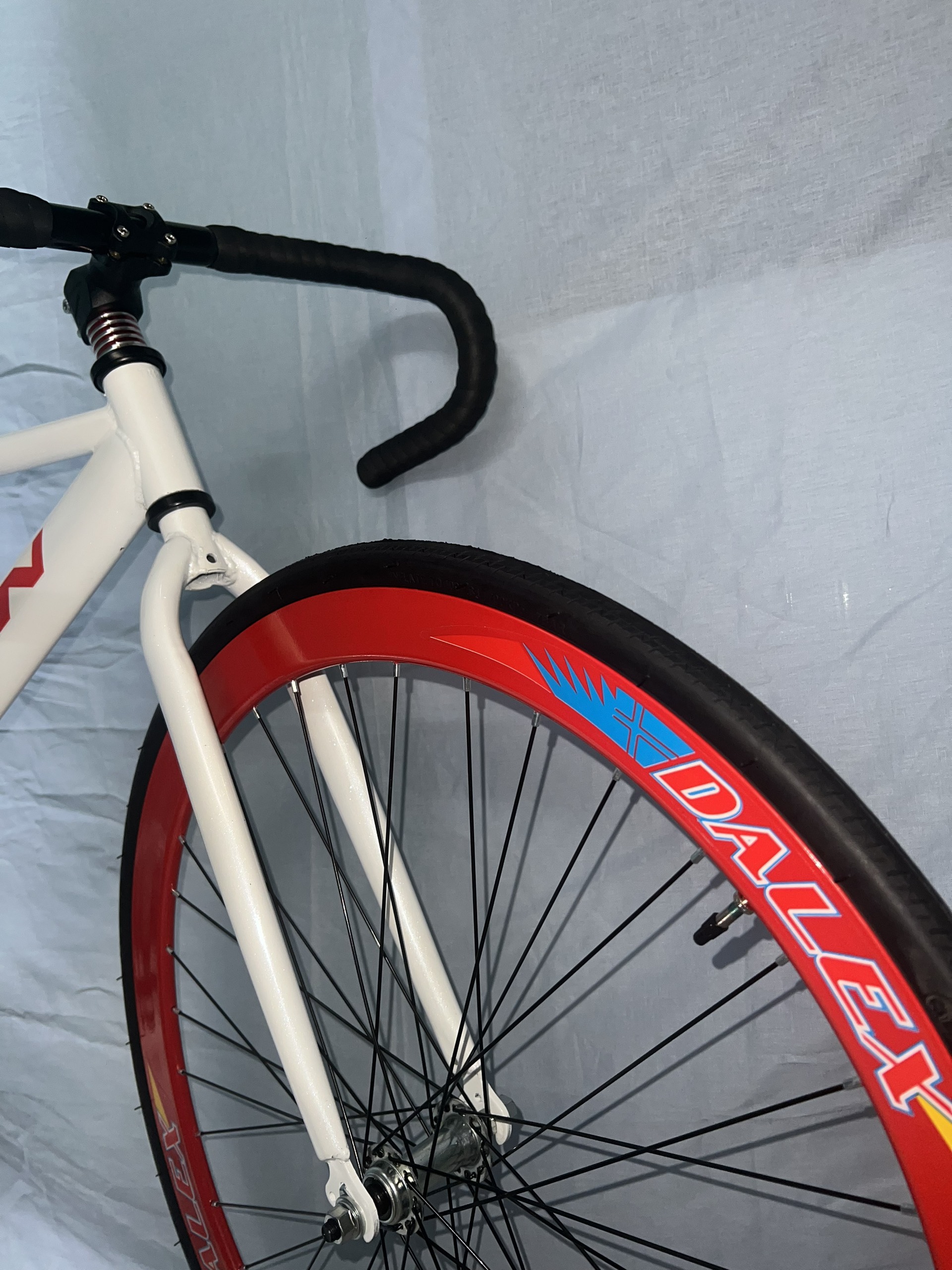 Xe đạp Fixed single - AVENTON - White and Red