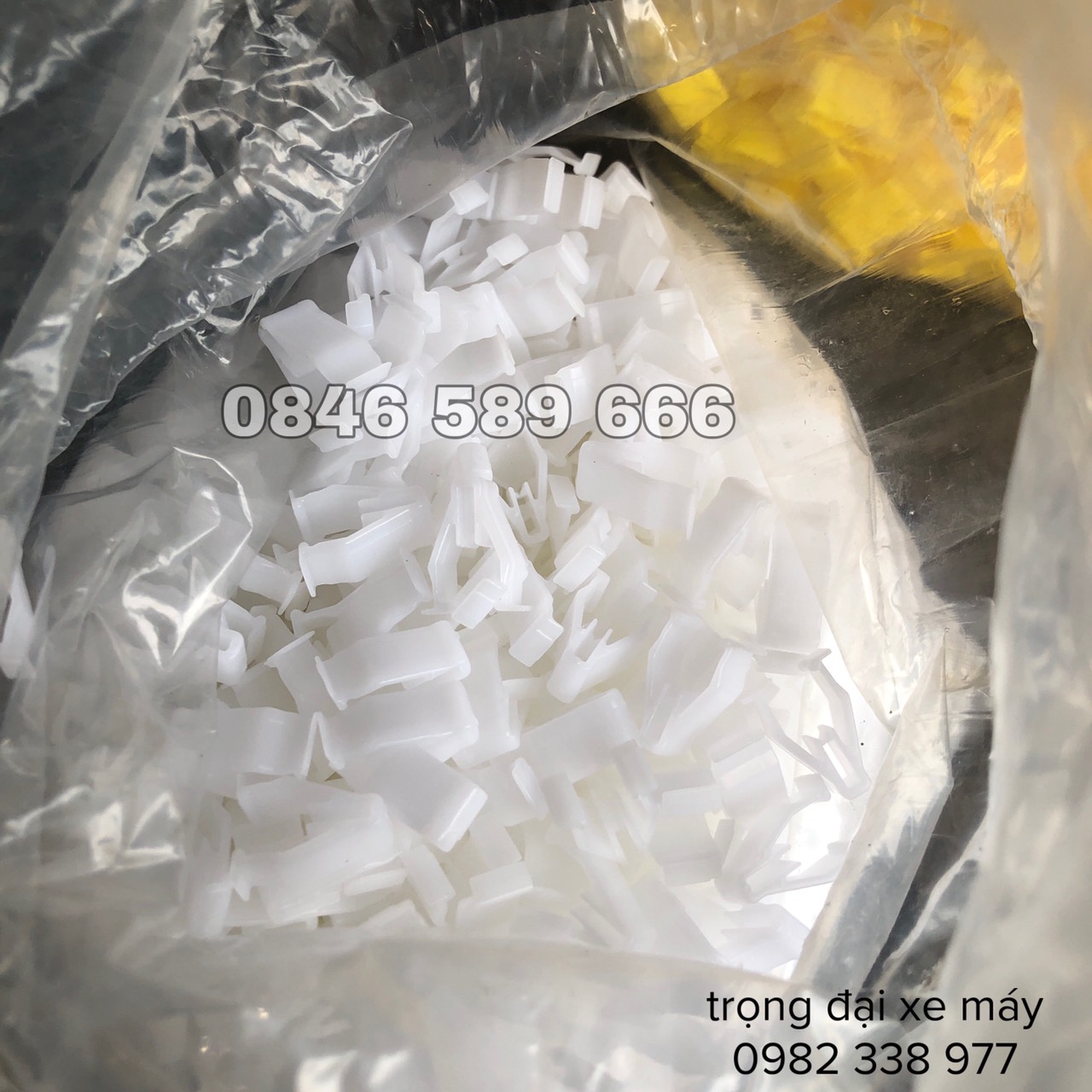 Ốc Bấm ,Chốt Nhựa Dàn Áo Xe Máy Combo 100 Cái