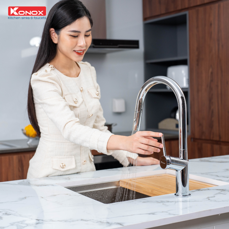 Vòi rửa bát dây rút Konox Neva