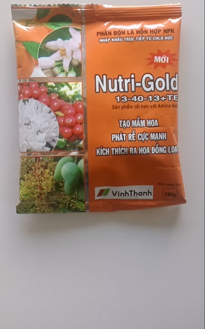 Phân bón lá cao cấp:nutri gold 13-40-13+te gói 100gram
