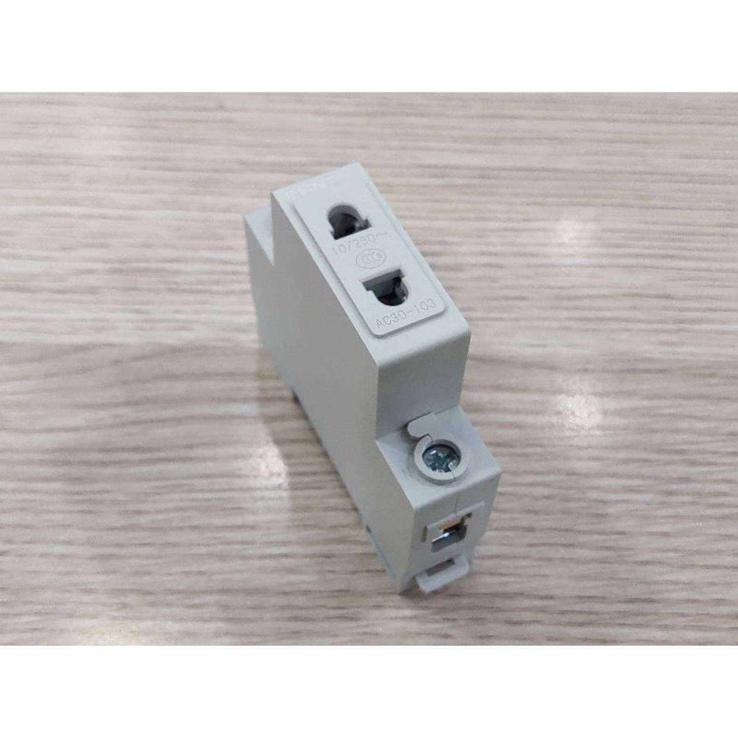 Ổ cắm cài thanh din ray ac30-103 chint