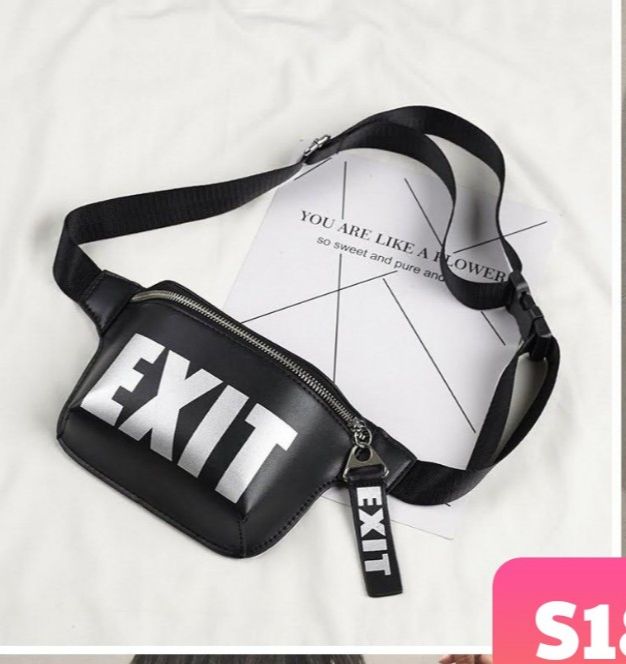 túi đeo chéo EXIT làm từ da siêu chất S18