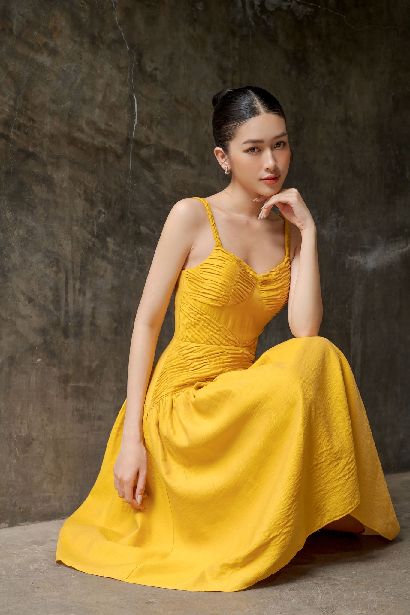 Voucher siêu sale 15% OLV - Đầm Shiny Ruched Dress