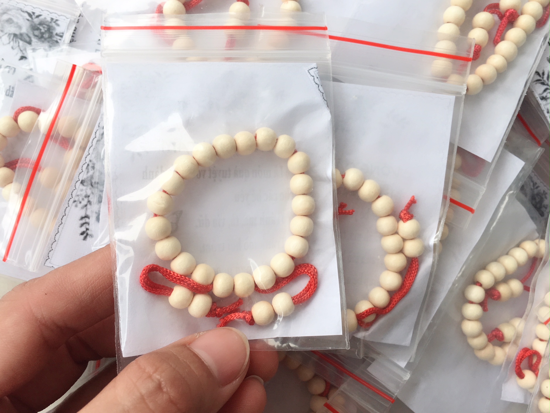VÒNG DÂU TẰM CHO BÉ ( bộ 2 chiếc)
