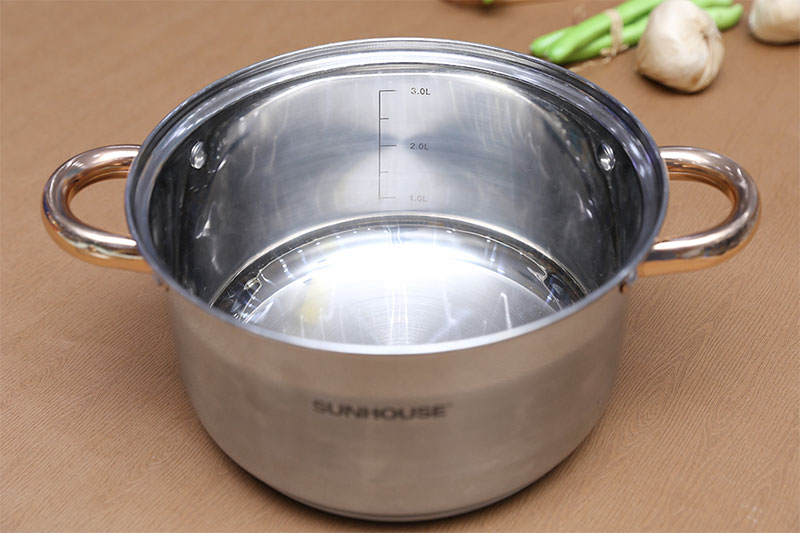 [HCM]Nồi inox 5 đáy sunhouse 16 20 24cm (QUAI NÚM VÀNG)