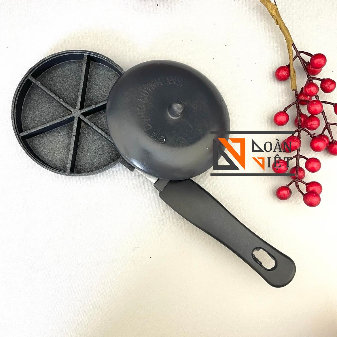Mold egg quail, left light-mold gang. there is mold non-stick. Baking tools baking