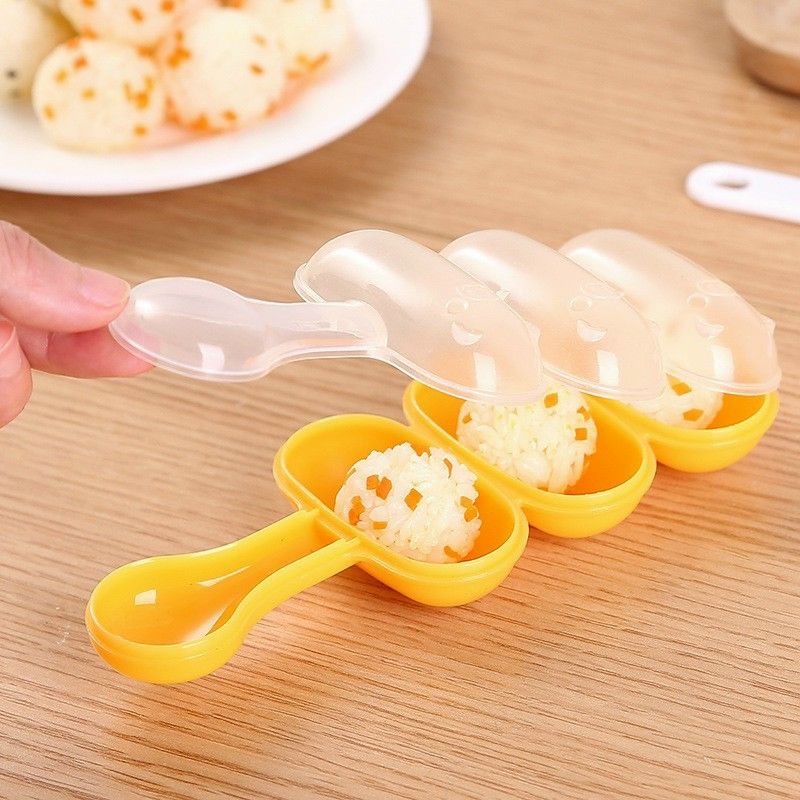 Khuôn Lắc Cơm Hình Viên Tròn Cho Bé Ăn Dặm