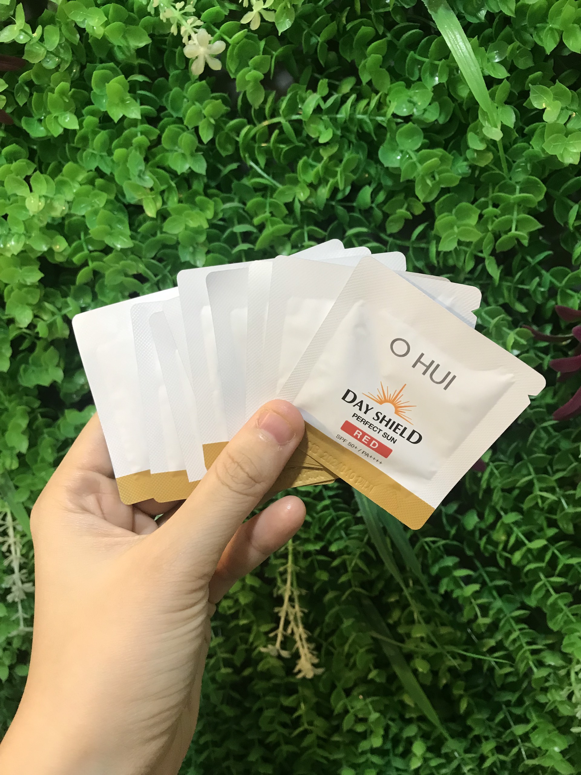 [HCM][Hàng chính hãng] Combo 30 gói Kem chống nắng OHUI Day Shield Perfect Sun Red SPF50+ PA+++ 1ml