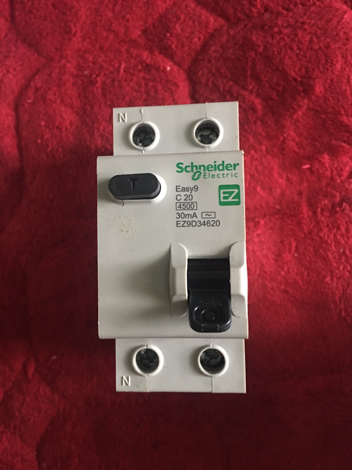Aptomat chống giật Schneider EZ9D34620 C20 30mA