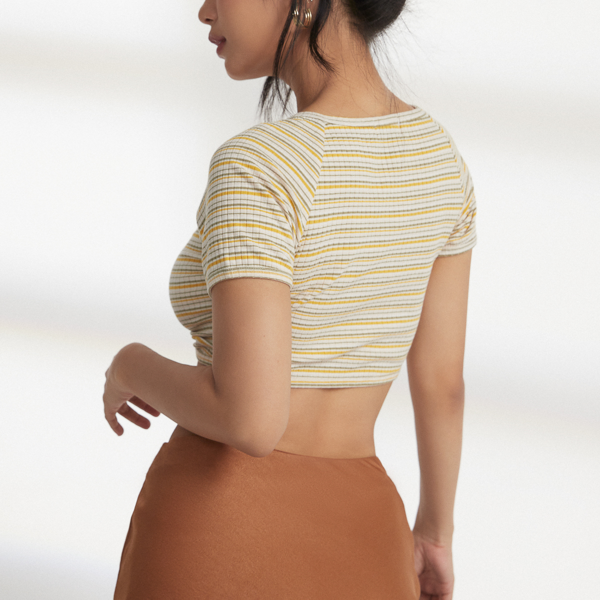 [NHẬP MÃ NOVFALAZSOCIAL02 GIẢM 40K ĐƠN 199K  ] Áo croptop Maybi thun kiểu nơ