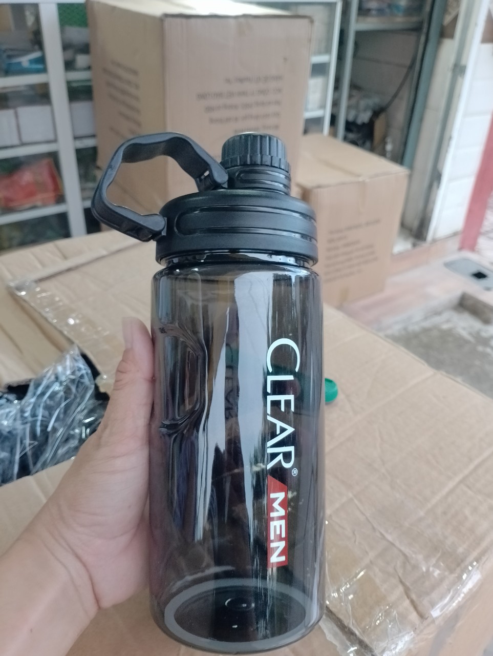 Bình nước thể thao Clear men dung tích 1 Lít