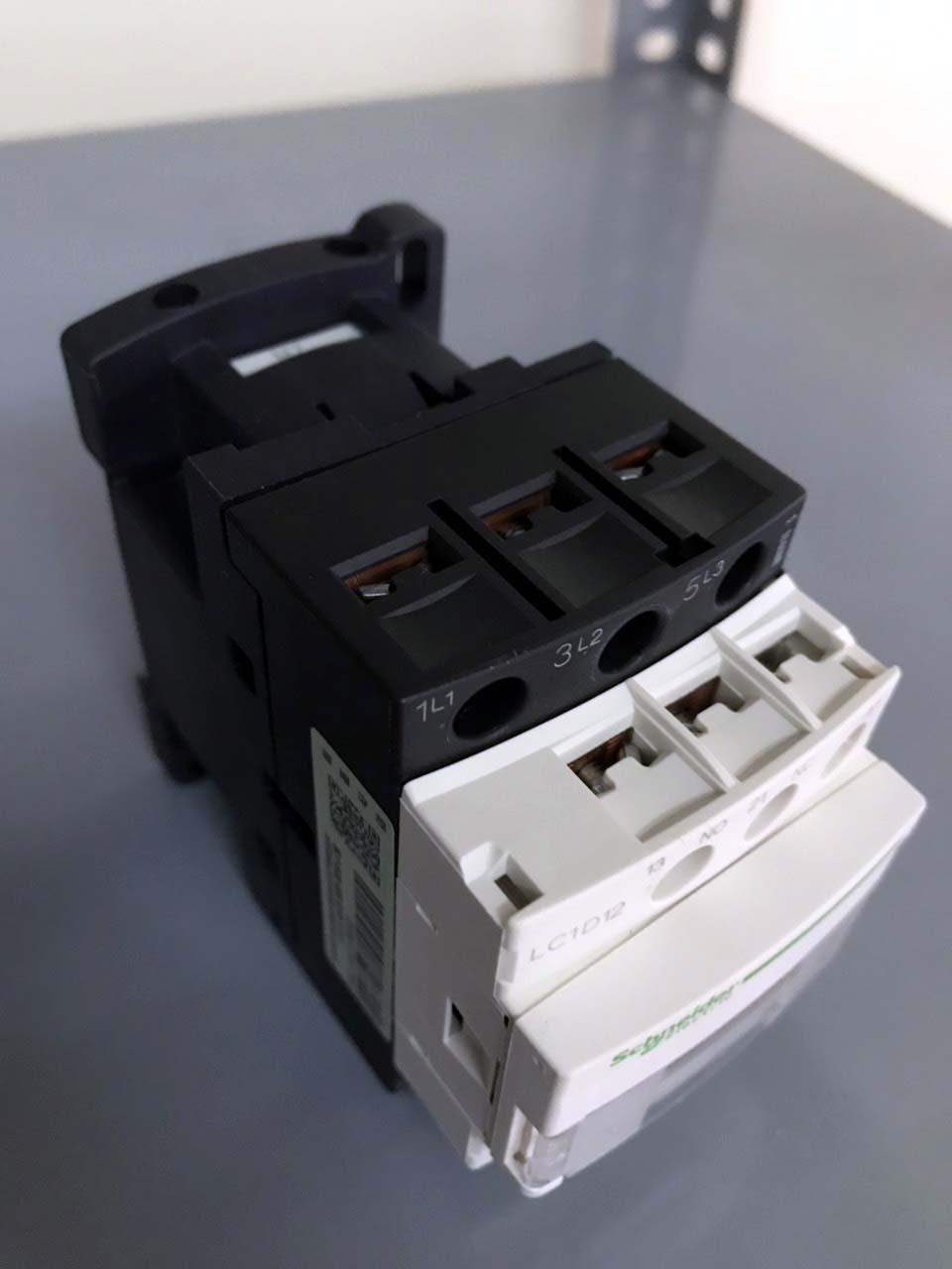 Contactor Khởi động từ Schenider 32A LC1D32