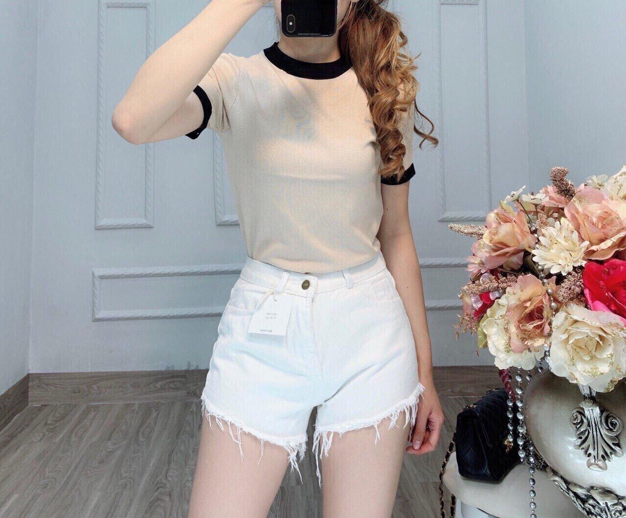 QUẦN SHORT JEAN NỮ ĐEN TRẮNG TUA LAI A2